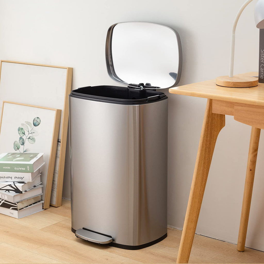 13 Gallon Steel Trash Can with Lid S71407